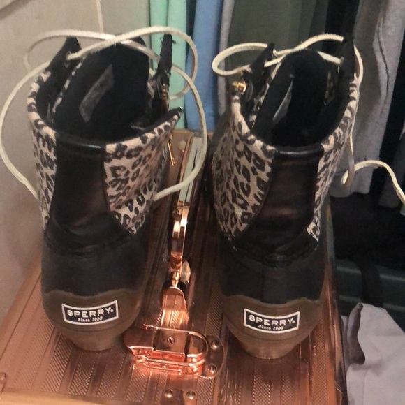 Sperry - Picture 2 of 7